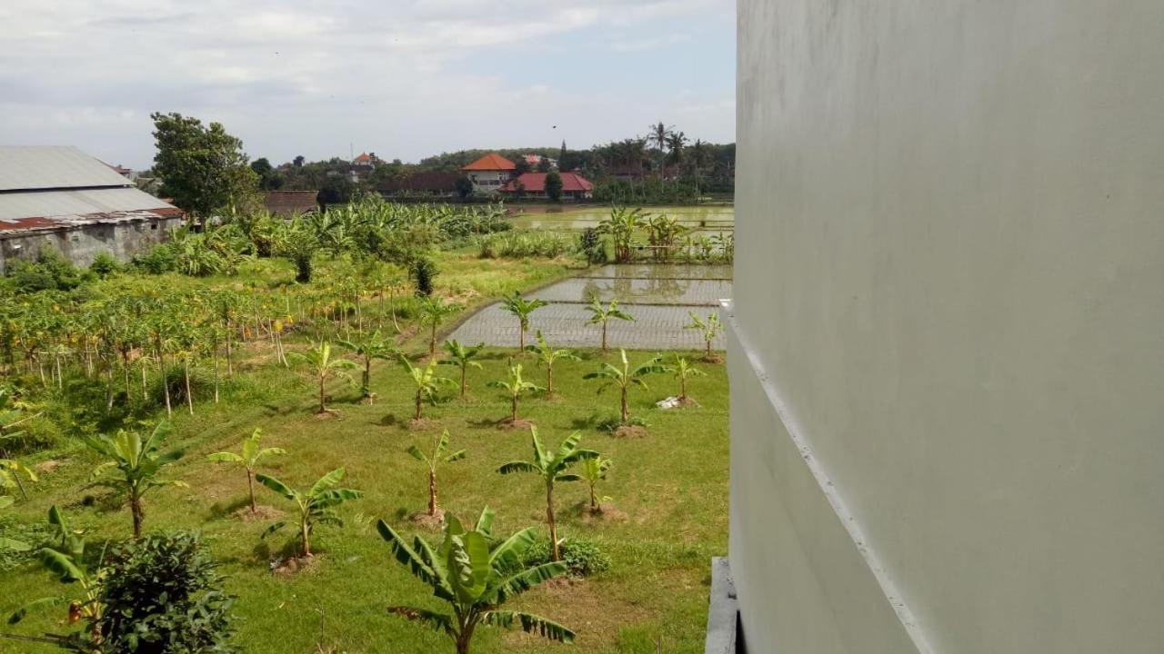 Lilis Ikvala Radha Hotel Canggu  Exterior photo